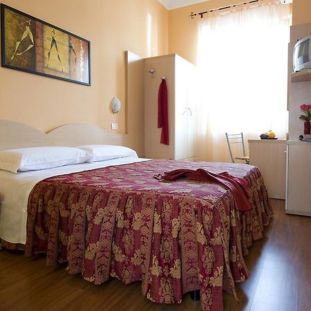 Hotel Sabatino Milan Exterior photo