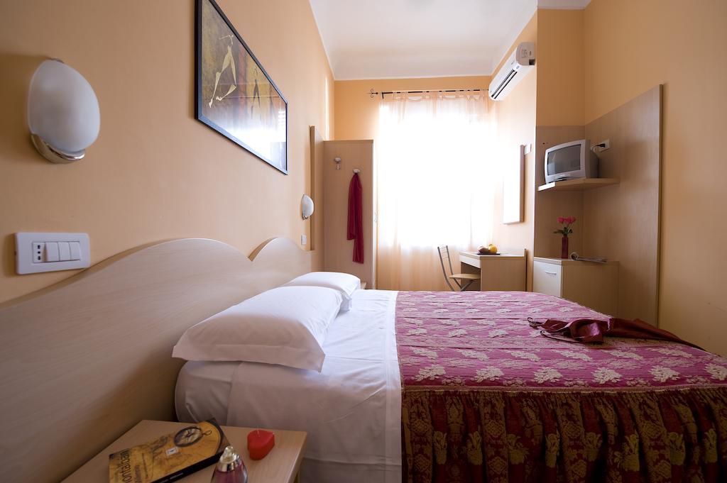 Hotel Sabatino Milan Exterior photo