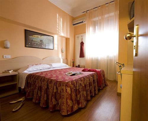 Hotel Sabatino Milan Exterior photo